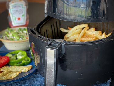 french fries in an air fryer