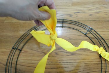 tie ribbon into a knot