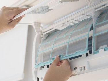 cleaning air conditioner