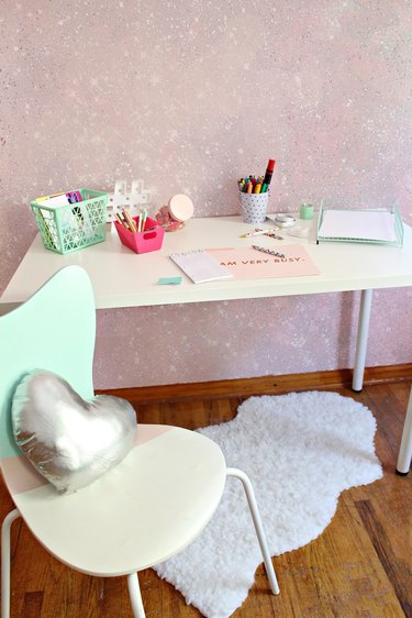 How to Create a Show-Stopping Accent Wall With Sparkly Glitter Paint