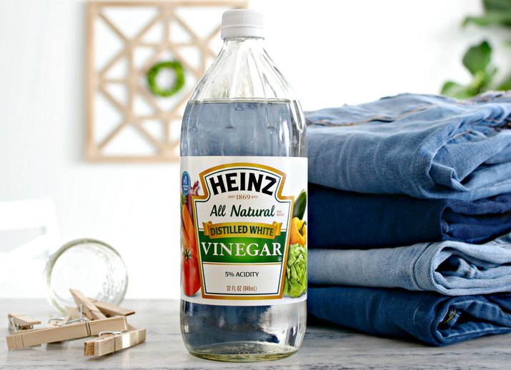 10 Ways to Wash Clothes in Vinegar