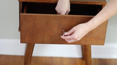 Removing hardware from drawer