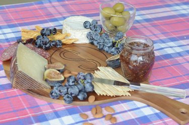 Easy tutorial to make a monogrammed cheese board