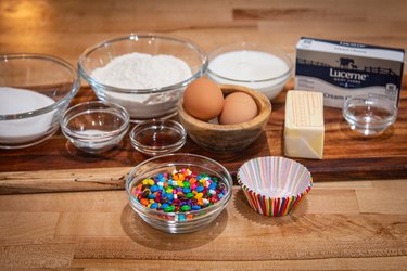 Ingredients for piñata cupcakes