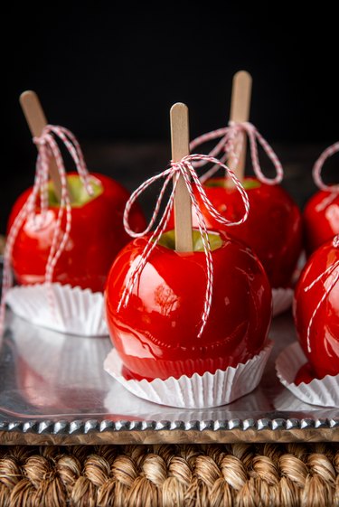 Easy Old-Fashioned Candy Apples Recipe