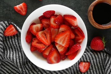 Marinate strawberries