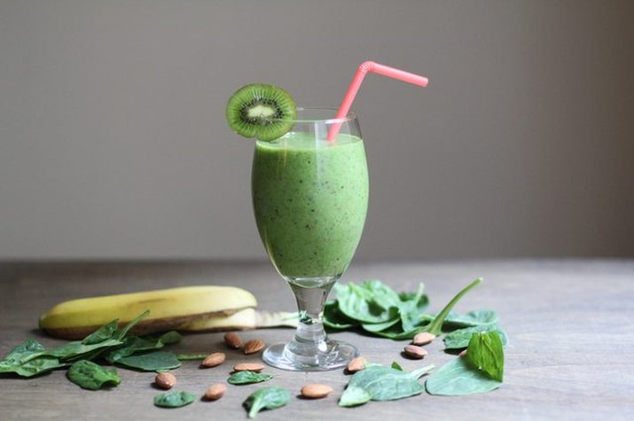 Green Food Processor Smoothie