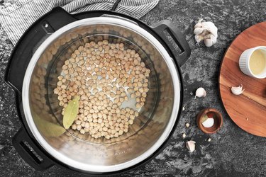Add water and chickpeas to the Instant Pot
