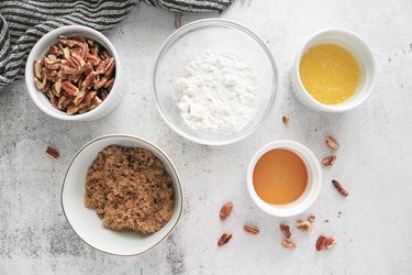 Ingredients for maple pecan topping