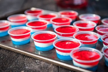 Layered Jello-O Shots Tutorial (Match Your NFL team Colors!)