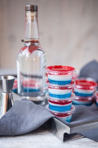 Layered Jello-O Shots Tutorial (Match Your NFL team Colors!)