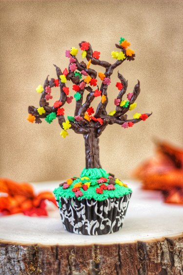 autumn tree cupcake