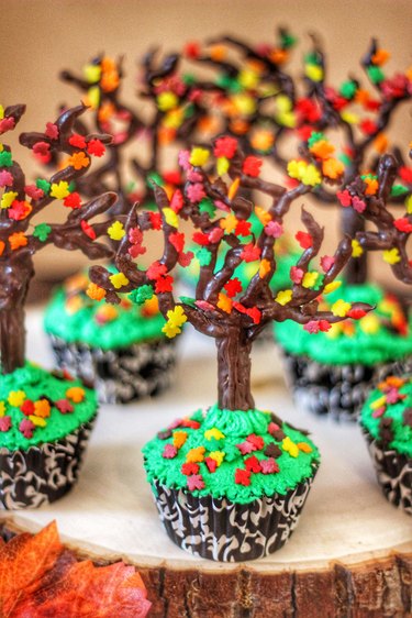 fall tree cupcakes