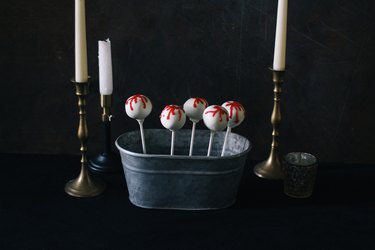 Game of Thrones Red Wedding cake pops