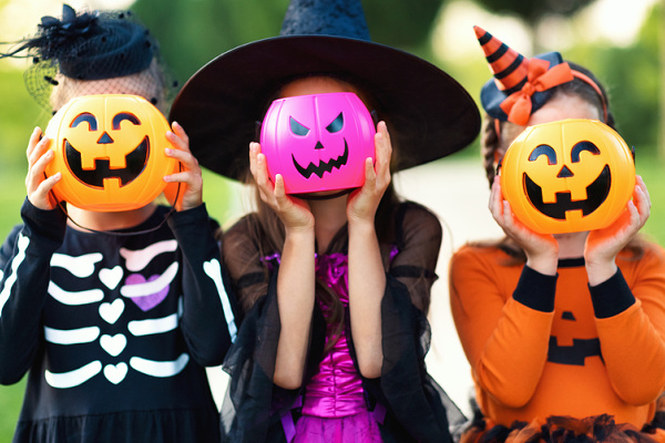 42 Halloween Party Ideas for Kids | Whether you're organizing a classroom Halloween party, throwing a themed outdoor backyard bash for the neighborhood kids, organizing a garage party for teens, or hosting a simple party for the family, this post has tons of fun and easy DIY ideas to make it a celebration to remember. From decorations, to food, to games and activities, we've curated the best simple and budget-friendly tips and we're sharing virtual Halloween party ideas to boot!